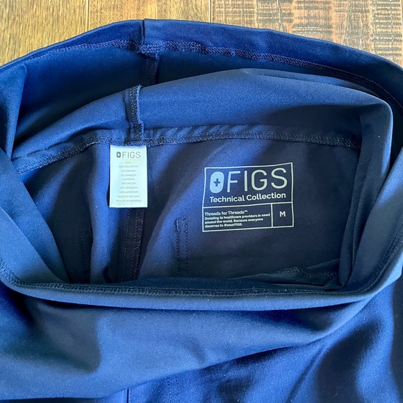 FIGS Yola Maternity Navy - Picture 4 of 7